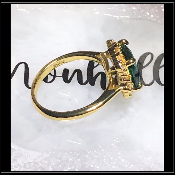 NEW GOLD EMERALD CUT PAVE SIMULATED PRINCESS STONE RING - Picture 4 of 5